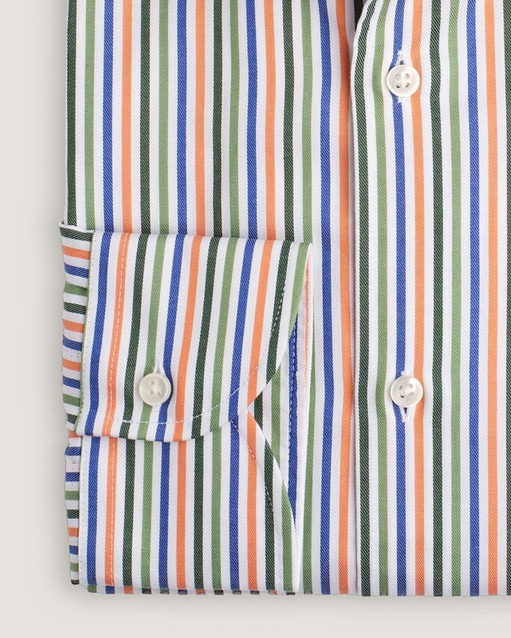 Hemd Modern Fit Streifen Multicolor, Detail Manschette und Stoff