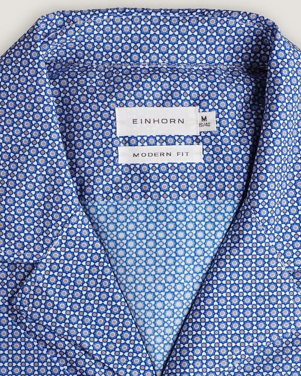 Resort-Hemd Gewaschen Blumenprint Navy/Weiss, Detail Kragen