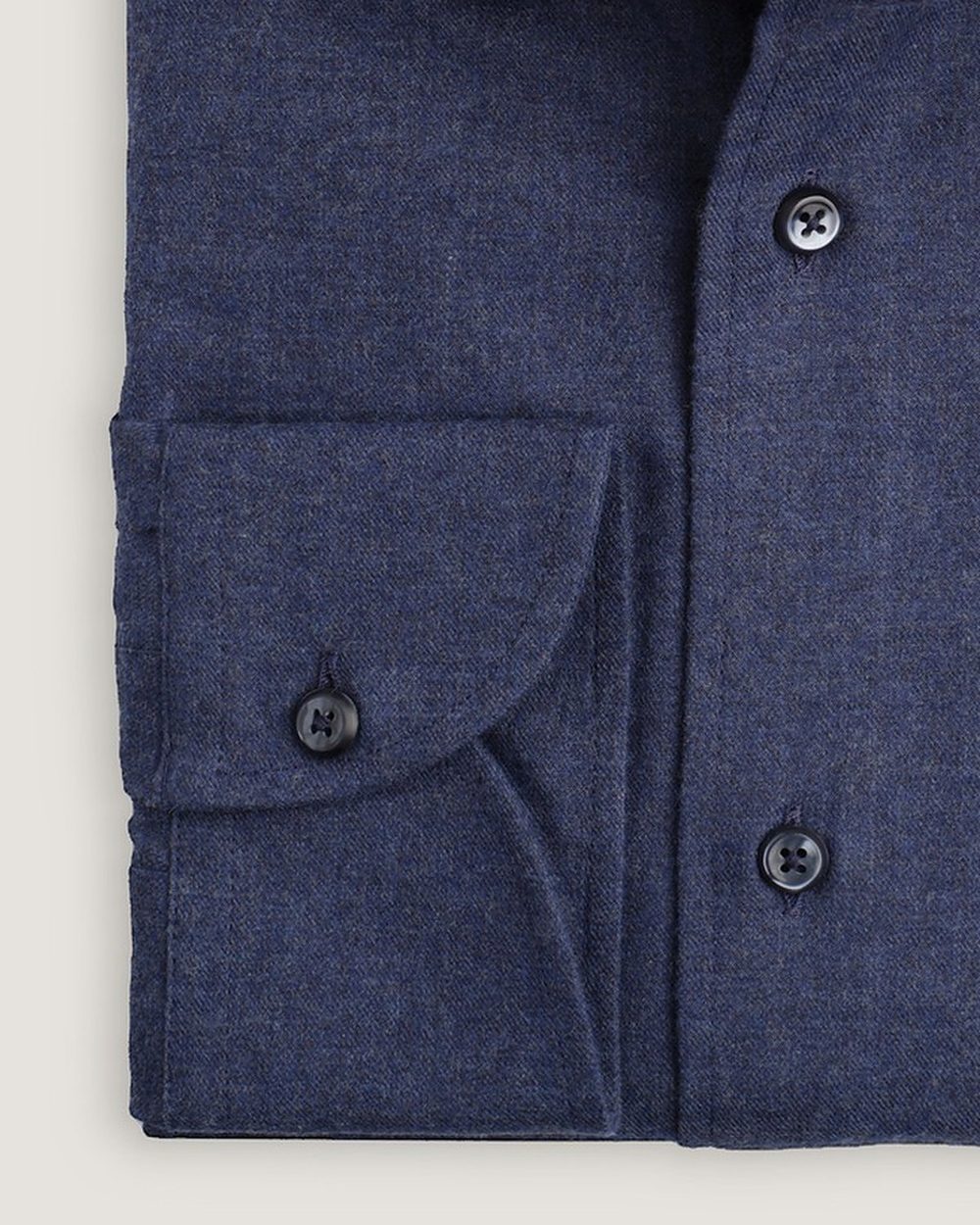 Flanellhemd Modern Fit Blau, Detail Manschette und Stoff