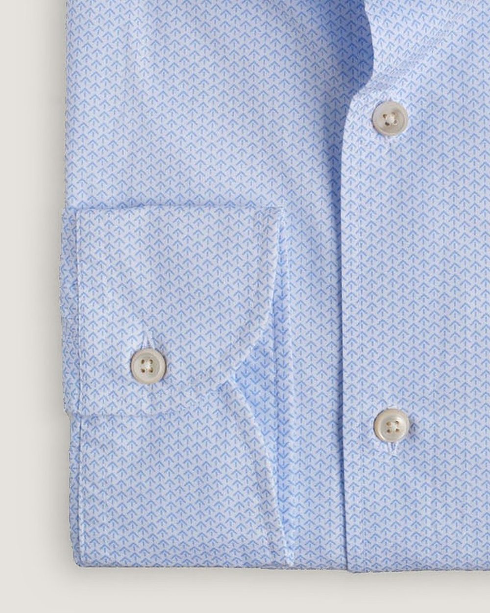 Hemd Modern Fit Gewaschen Mikroprint Hellblau, Detail Manschette und Stoff