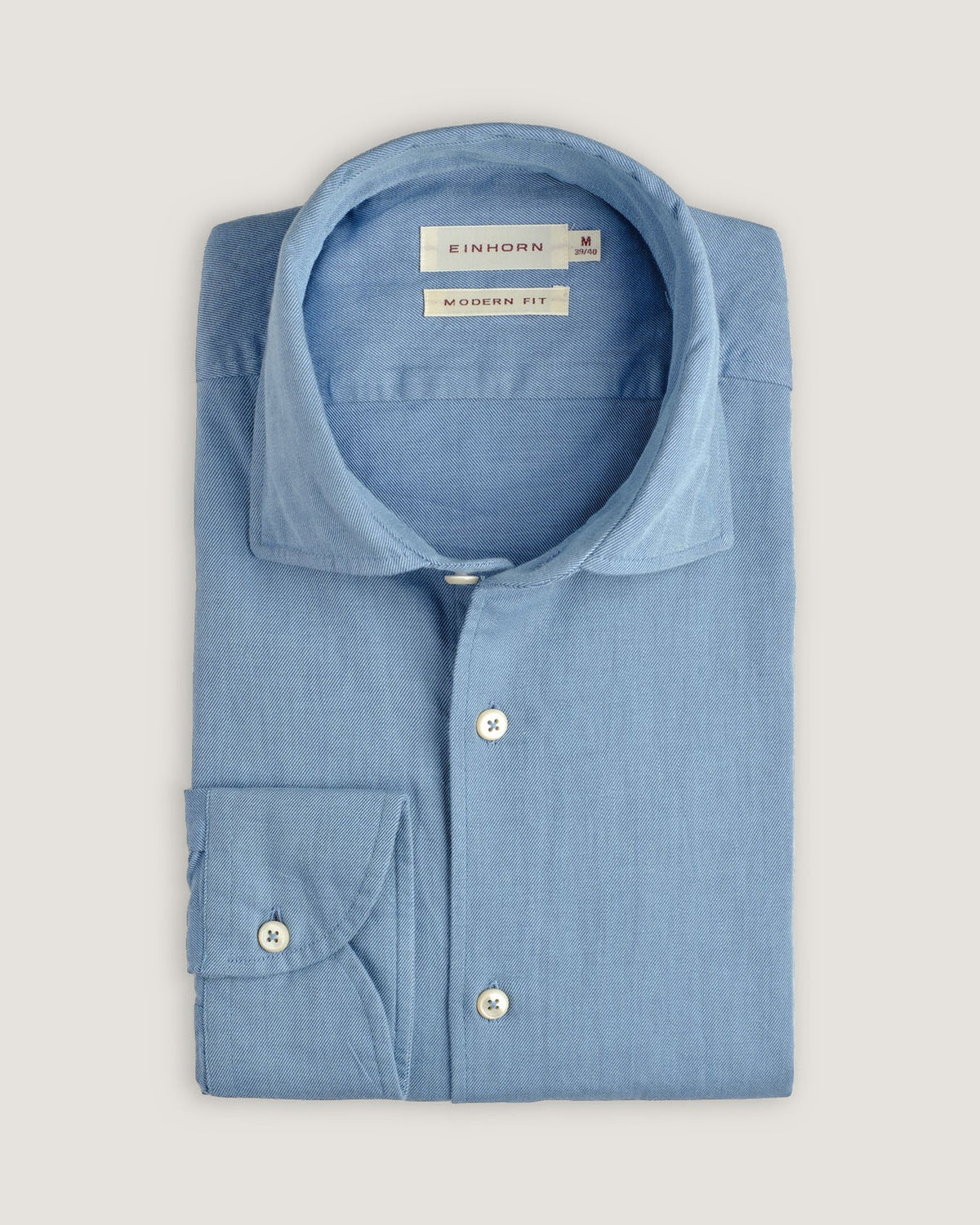 Das Einhorn Hemd Modern Fit Gewaschen Blau ist ein moderner Klassiker mit entspannter Ausstrahlung.