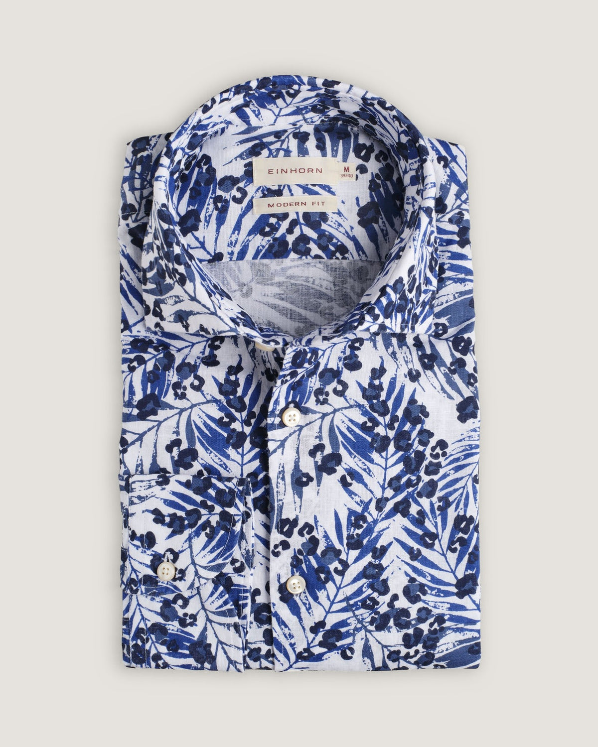 Das Einhorn Hemd Modern Fit Print Flowers in Blau-Weiß vereint modernen Stil mit einem Hauch klassischer Eleganz.