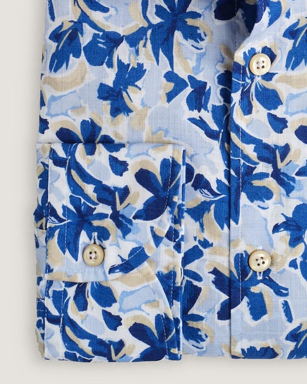 Hemd Modern Fit Gewaschen Blumenprint Navy/Blau, Detail Manschette und Stoff