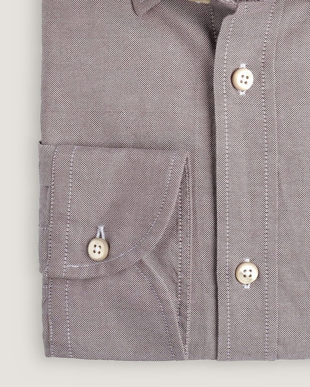 Oxfordhemd Modern Fit Braun mit Brusttasche, Detail Manschette und Stoff