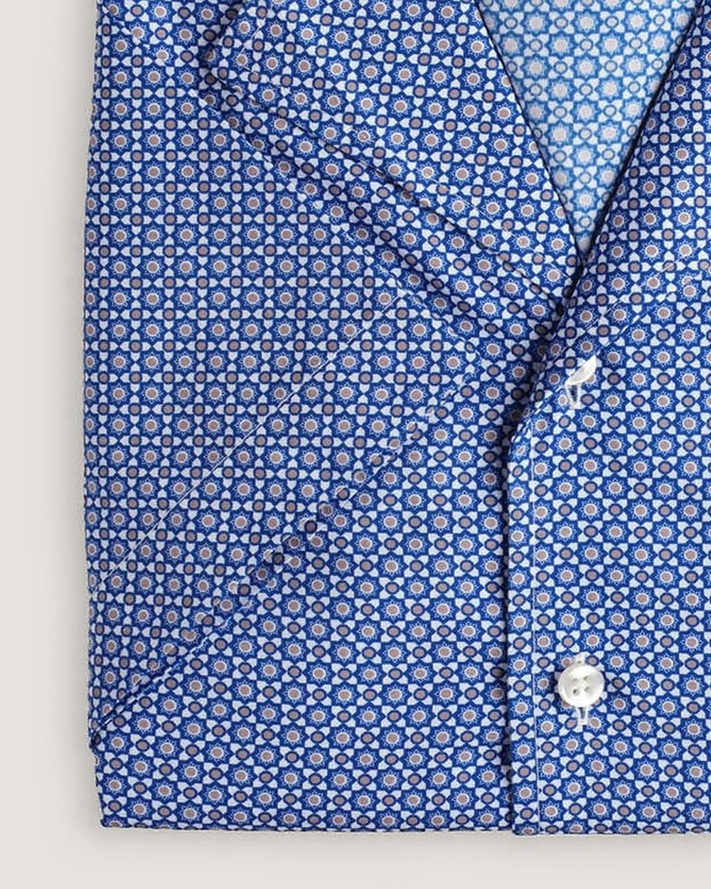 Resort-Hemd Gewaschen Blumenprint Navy/Weiss, Detail Manschette und Stoff