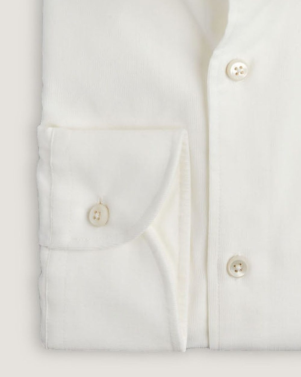 Hemd Modern Fit Babycord Weiss, Detail Manschette und Stoff
