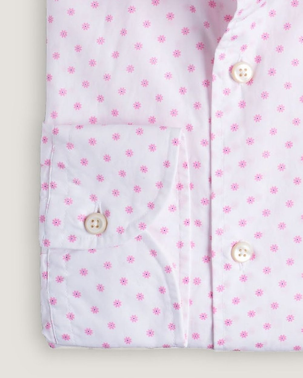 Hemd Modern Fit Blumenprint Rosa, Detail Manschette und Stoff