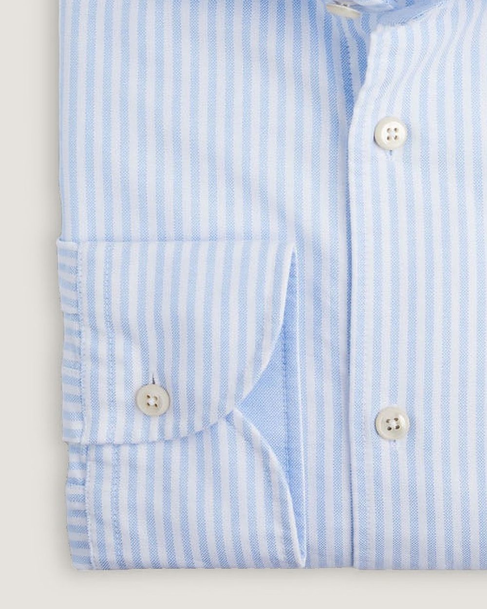 Oxfordhemd Modern Fit Hellblau Gestreift mit Kontrast, Detail Manschette und Stoff