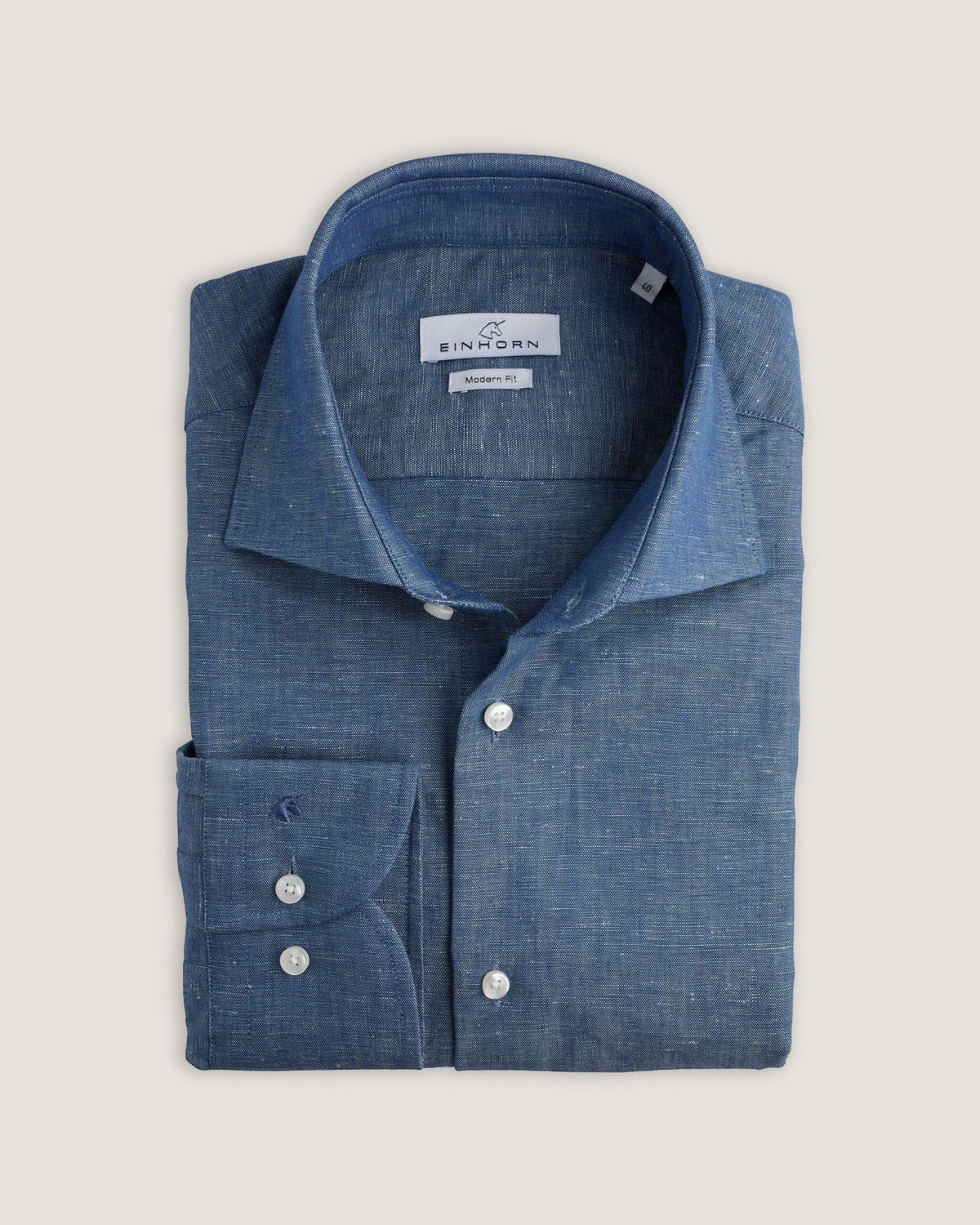 Das Einhorn Denim-Hemd Modern Fit Blau kombiniert klassischen Jeans-Charme mit einer modernen, eleganten Passform.